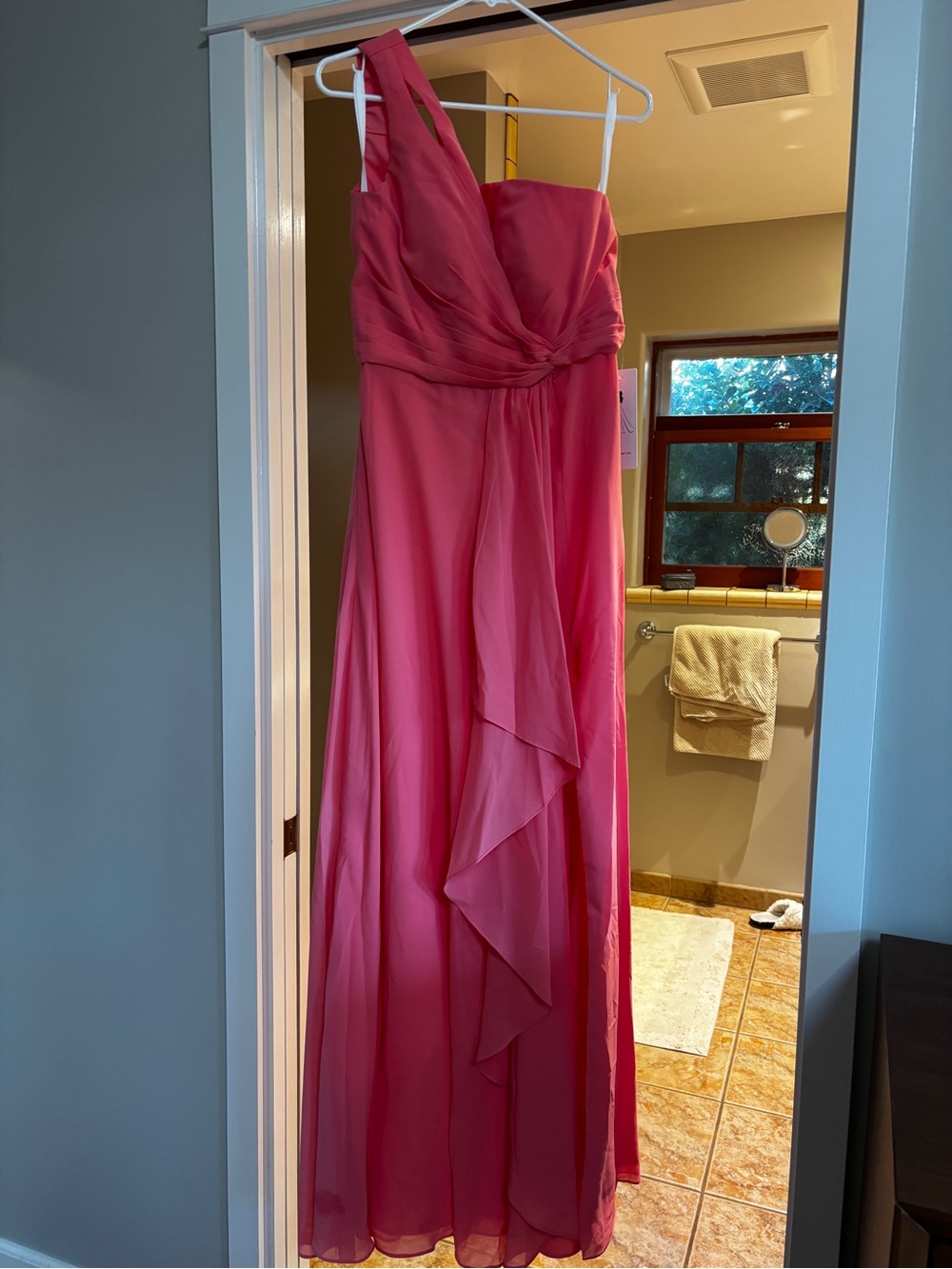 Women's Fuchsia One-Shoulder Chiffon Evening Dress